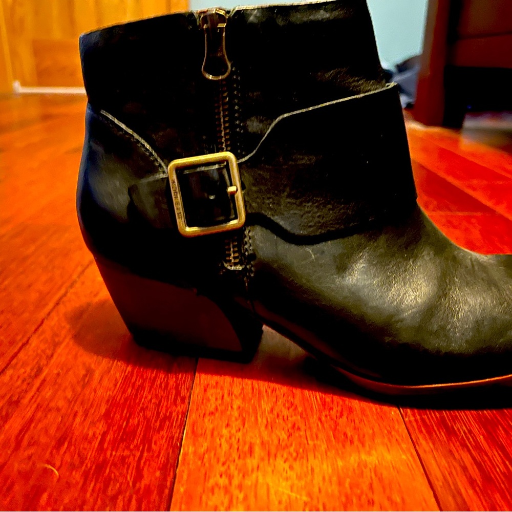 Kork Ease Size 9 Boots